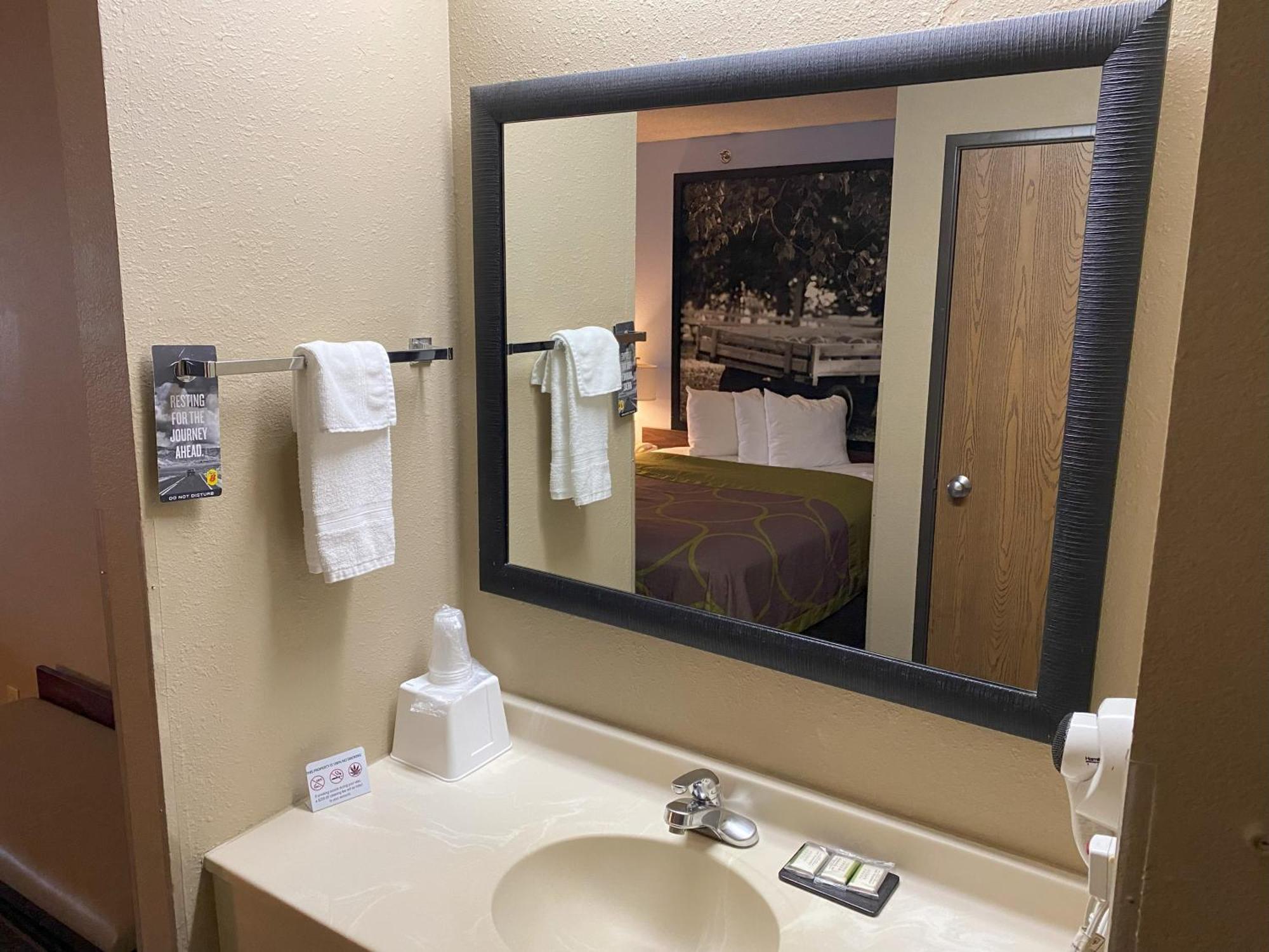 Hotel Super 8 By Wyndham Winfield-Quail Ridge Area Extérieur photo